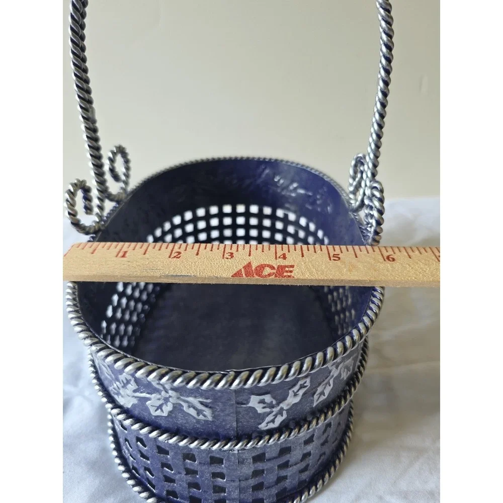 Metal Basket Blue And Silver With‎ Holly Leaves And Handle